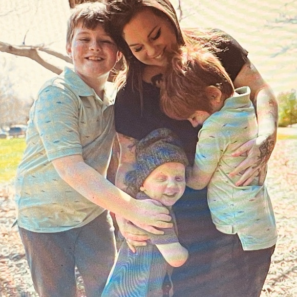 Meet your Posher, Danielle - Picture 3 of 3